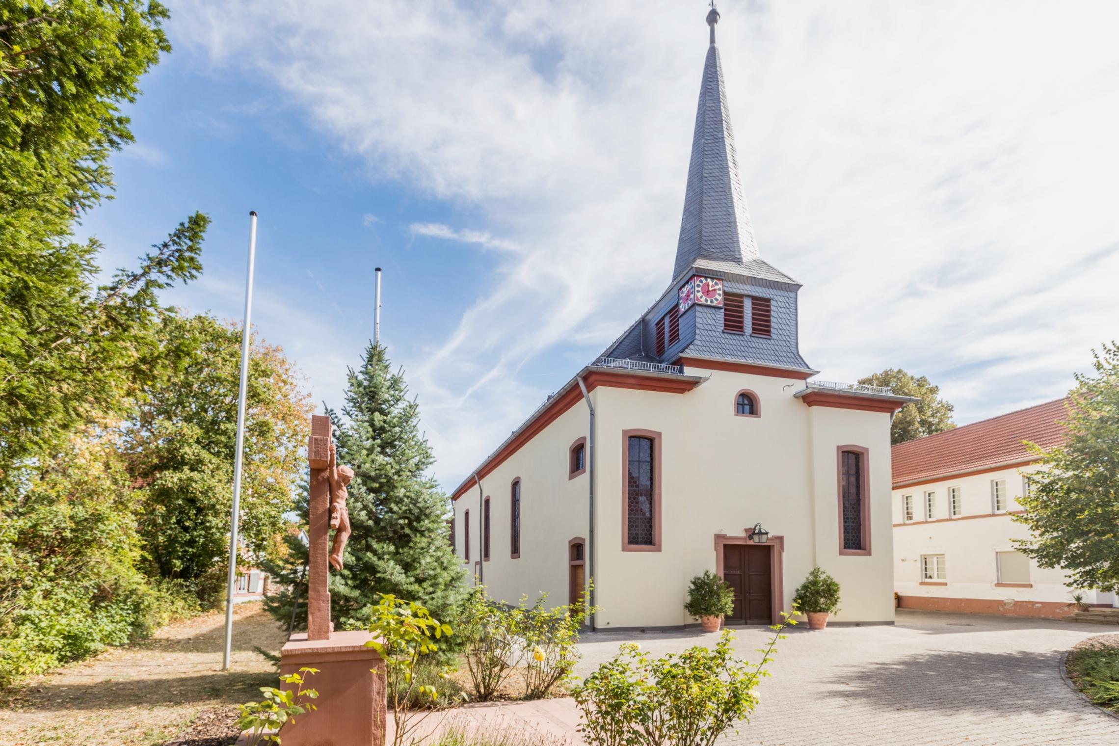 St. Petrus in Ketten in Astheim
