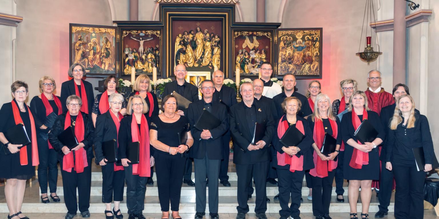Firmung Mai 2019: Chor der Pfarrei aus Biblis St. Bartholomäus (c) Thorsten Cech