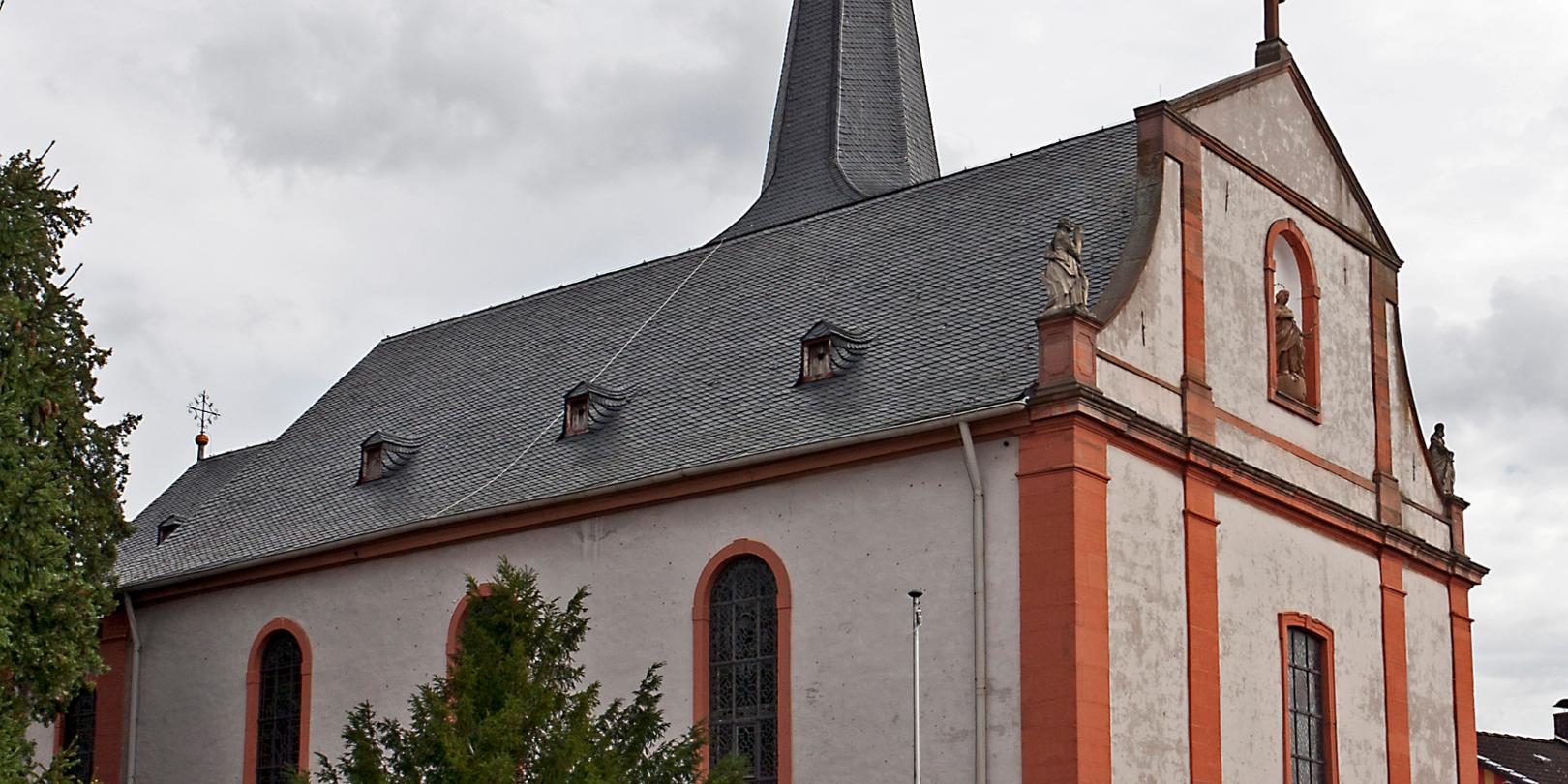 Katholische Kirche St. Peter und Paul Bingen-Dromersheim (c) Von Rudolf Stricker - Eigenes Werk, Attribution, https://commons.wikimedia.org/w/index.php?curid=11442845
