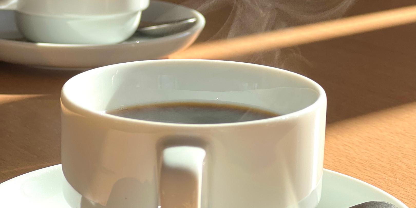 Dampfende Kaffeetasse_by_Ute_Quaing_pfarrbriefservice (1) (c) by_Ute_Quaing_pfarrbriefservice