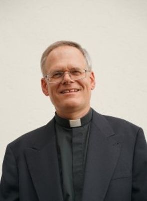 Pfarrer Dr. J. Springer (c) Springer