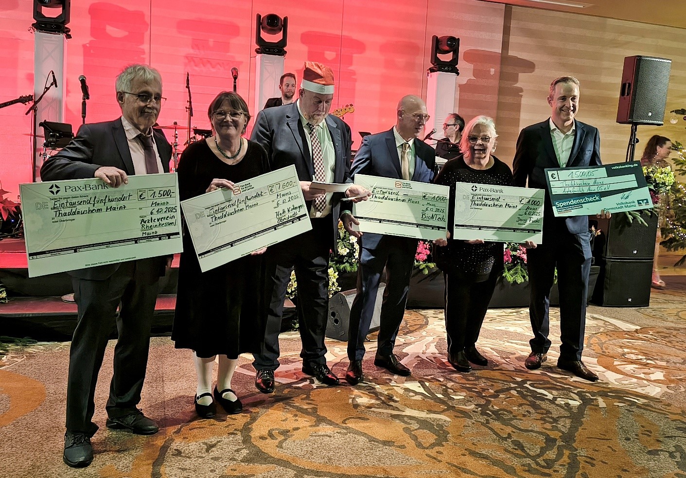 Spendenübergabe Thaddäusheim