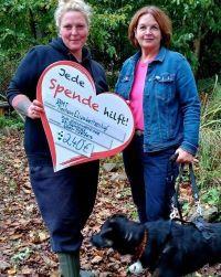 v.l. Nina Pfannkoch, Leitung Hundebereich/Tierpflege und Petra Fischer der Kirchengemeinde St. Remigius Ober-Mörlen mit Hündin Sia (c) Kath. Kirchengemeinde St. Remigius (privat)