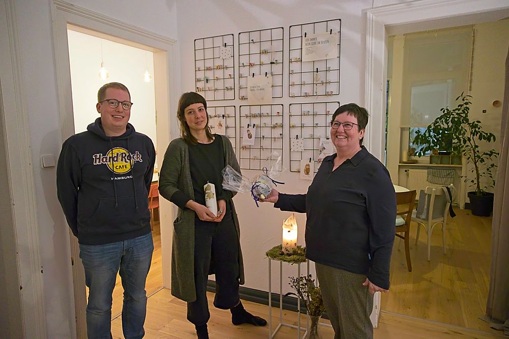 Spendenübergabe an Jessica Hefner