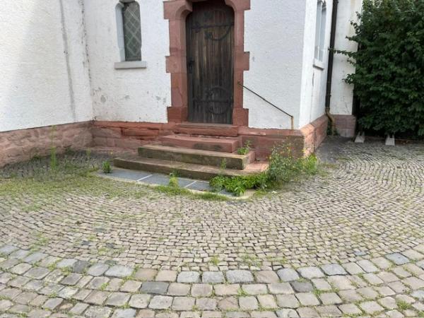 Vorplatz St. Markus Mühlheim