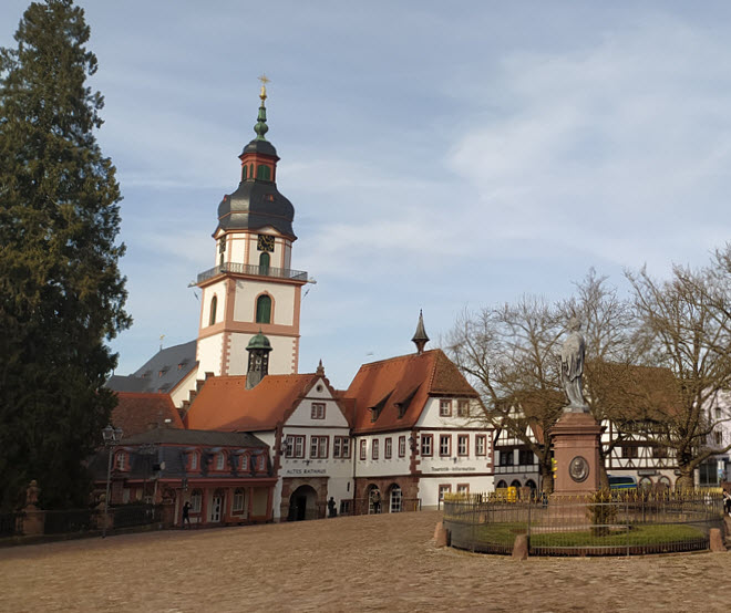 Erbach Marktplatz (c) Roland Böndgen