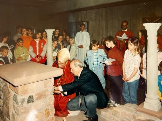 Altarweihe in der Unterkirche (c) privat