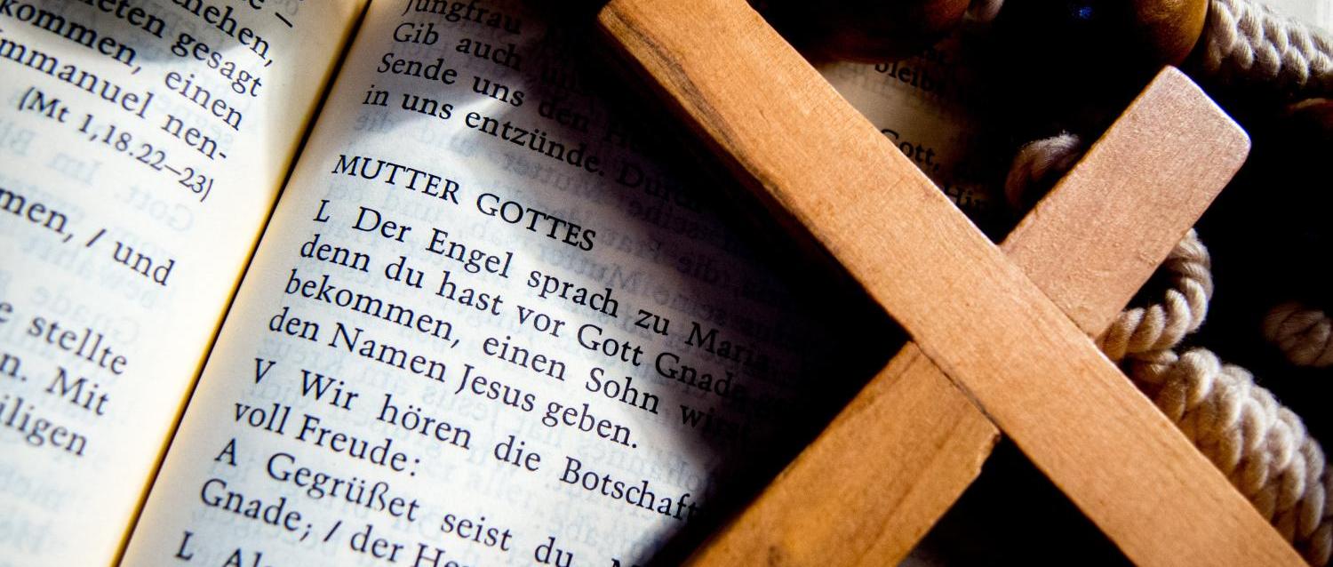 rosenkranz-mutter-gottes_by_Andreas_Eckhardt_pfarrbriefservice (c) aus pfarrbriefservice.de