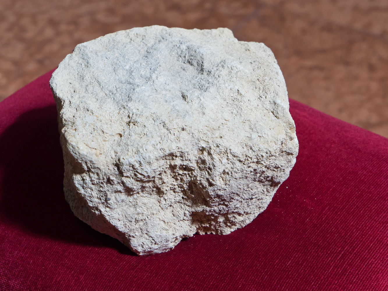 Schicht 01, römischer Stein Baustelle HAD (c) Norbert Rau