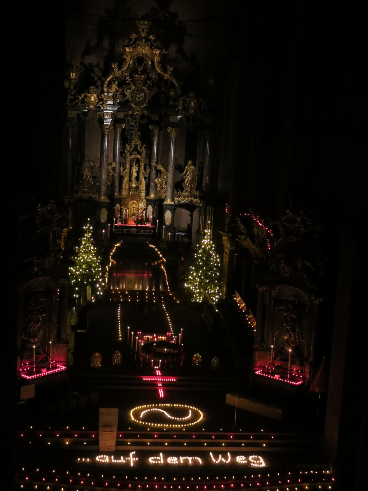 Der Dom im Glanz von 1000 Lichtern (17) (c) Pfarrgruppe Dom St. Peter und St. Martin / Martina Bauer