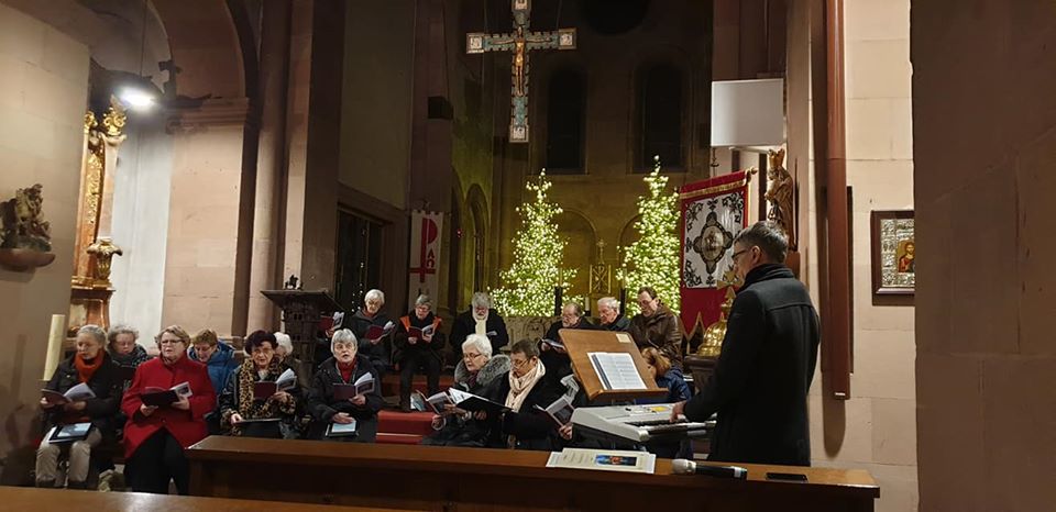 Weihnachtssingen mit dem Martinschor (2) (c) PG Dom St. Peter und St. Martin / Tobias Schäfer