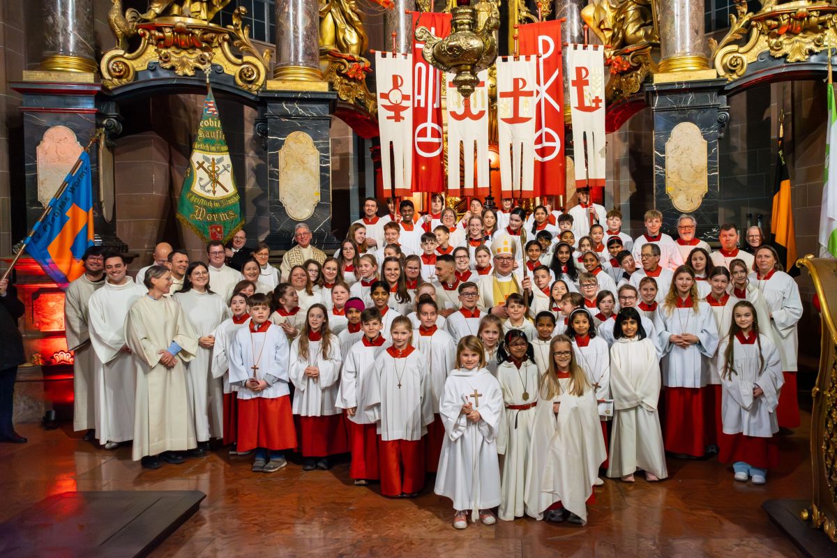 Gruendungsgottesdienst Minis 2 (c) red