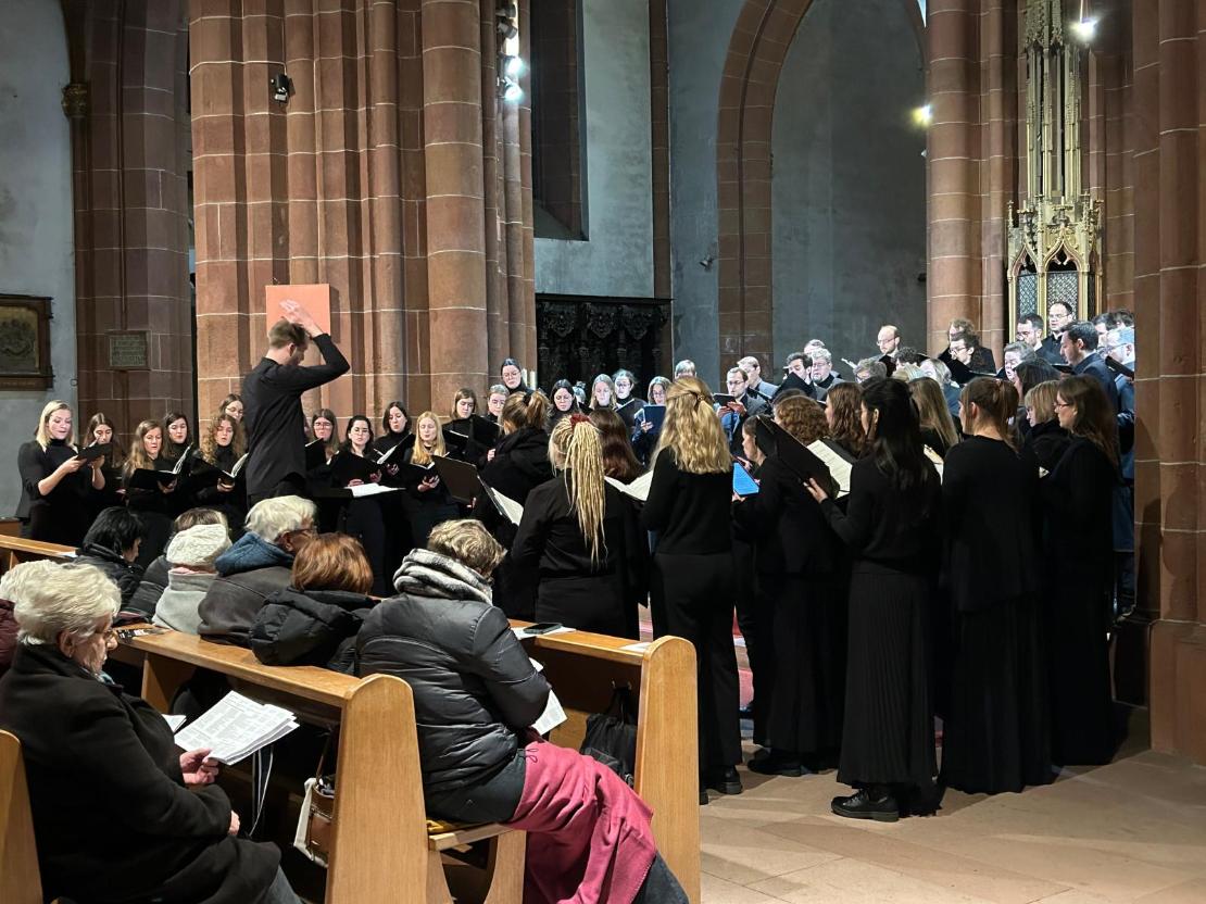 Vox Quadrata 2 (c) red Vox Quadrata 2 (c) red