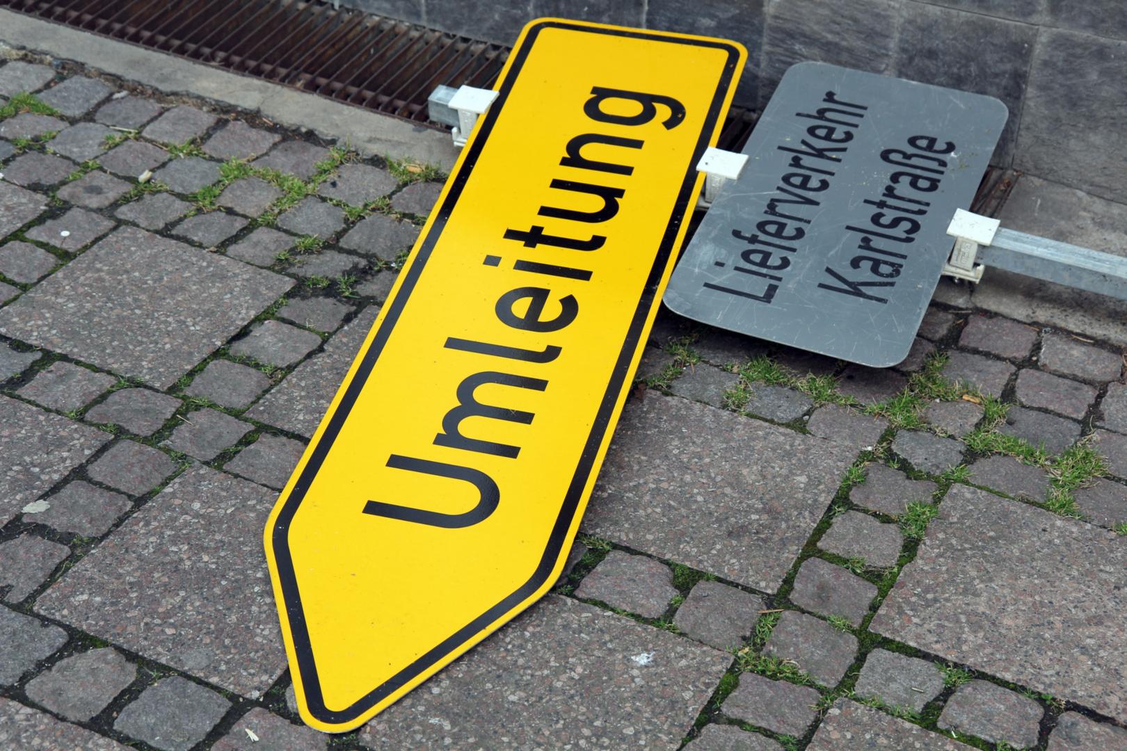 umleitung (c) Peter Weidemann In: Pfarrbriefservice.de