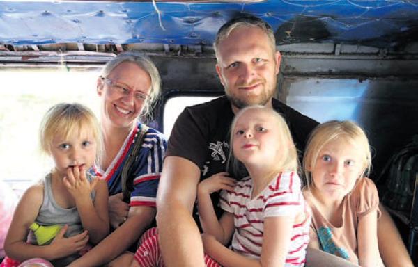 Familie Maier hofft weiterhin auf Unterstützung für ihre Arbeit auf den Philippinen und freut sich auf weiteren Nachwuchs Anfang 2017.
Foto: privat