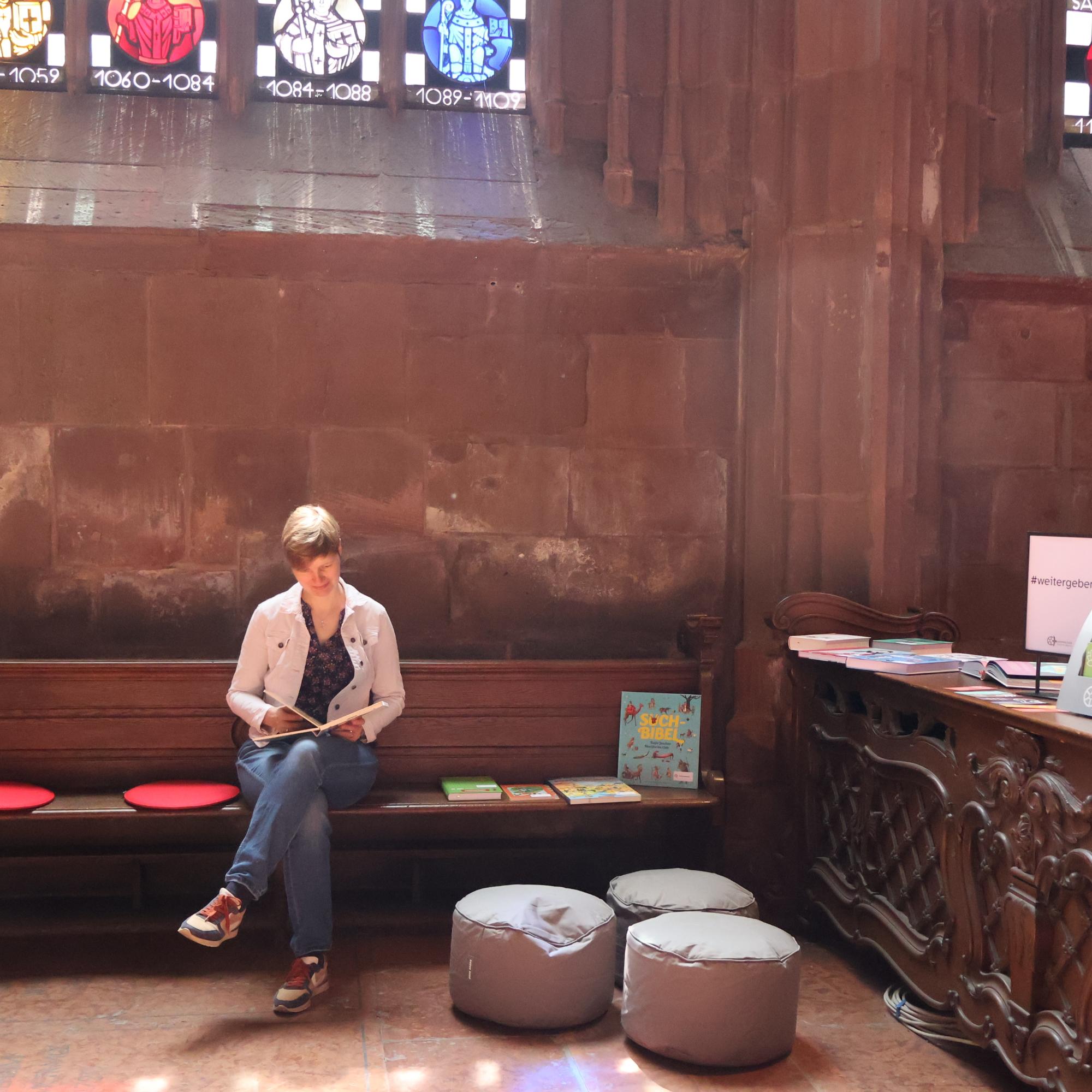 Bibel-Leseecke im Mainzer Dom
