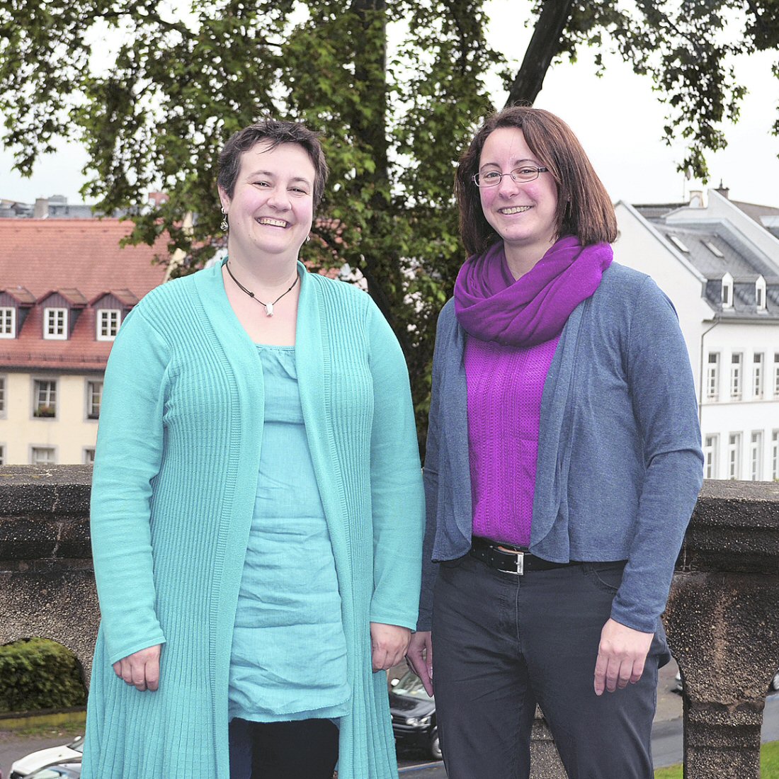 Juliane Glaum (links) und Lydia Haun: Ihren Glauben zu leben und damit sichtbar zu machen, dass Gott im Leben der Menschen wirkt – das haben sie sich vorgenommen. Foto: Maria Weißenberger