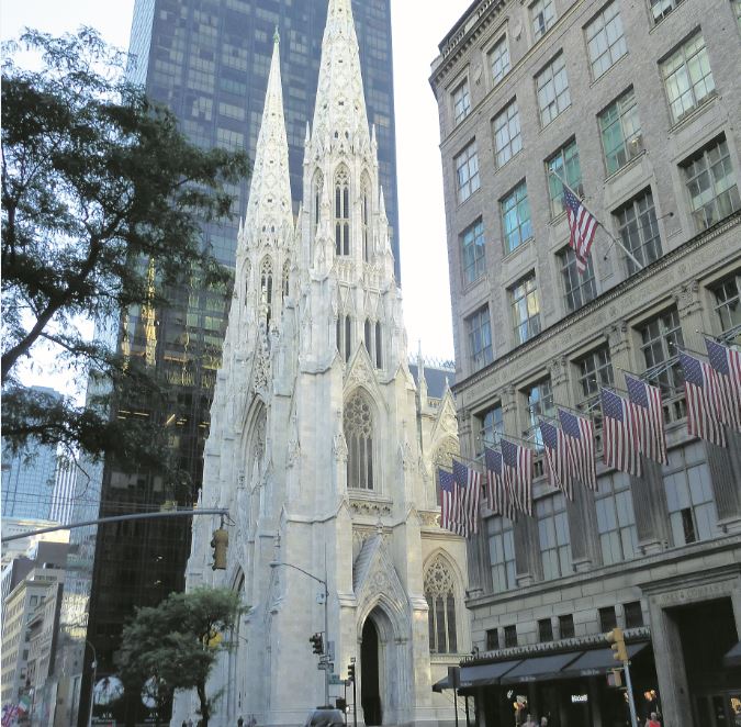 Sakraler Ort in teurer City: die katholische St. Patrick’s Cathedral in New York, fotografiert von Regina Heyder (c) Kirchenzeitung Glaube und Leben