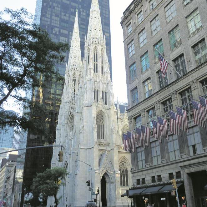 Sakraler Ort in teurer City: die katholische St. Patrick’s Cathedral in New York, fotografiert von Regina Heyder