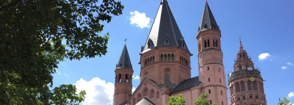 Dom an einem Sommertag (c) Bistum Mainz