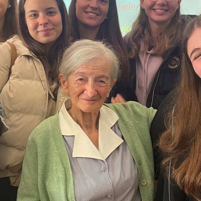 Ingelheim 16 April 2024 Holocaust Überlebende spricht mit Schulklasse