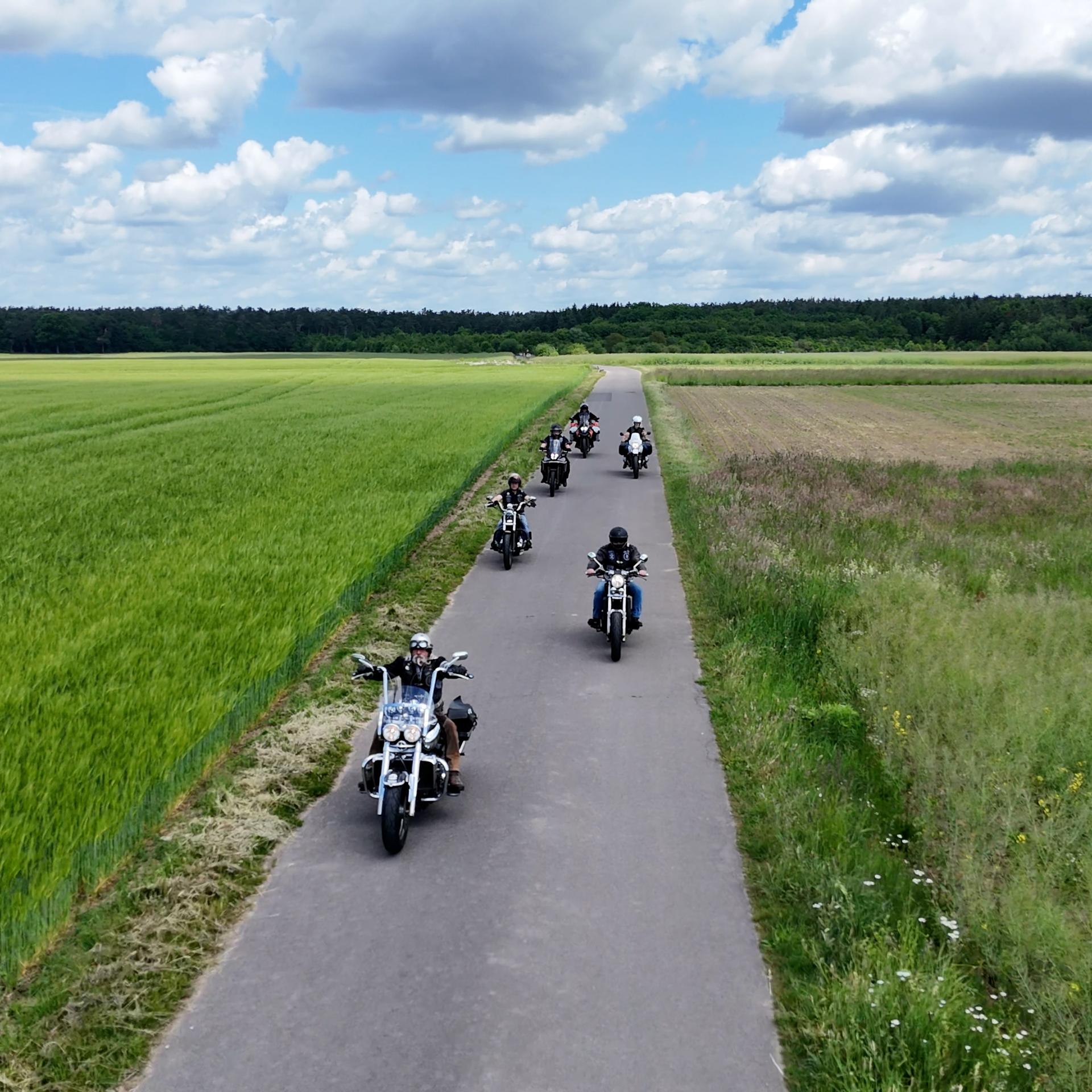 Jesus Biker auf dem Weg zur Klimakonferenz nach Wien
