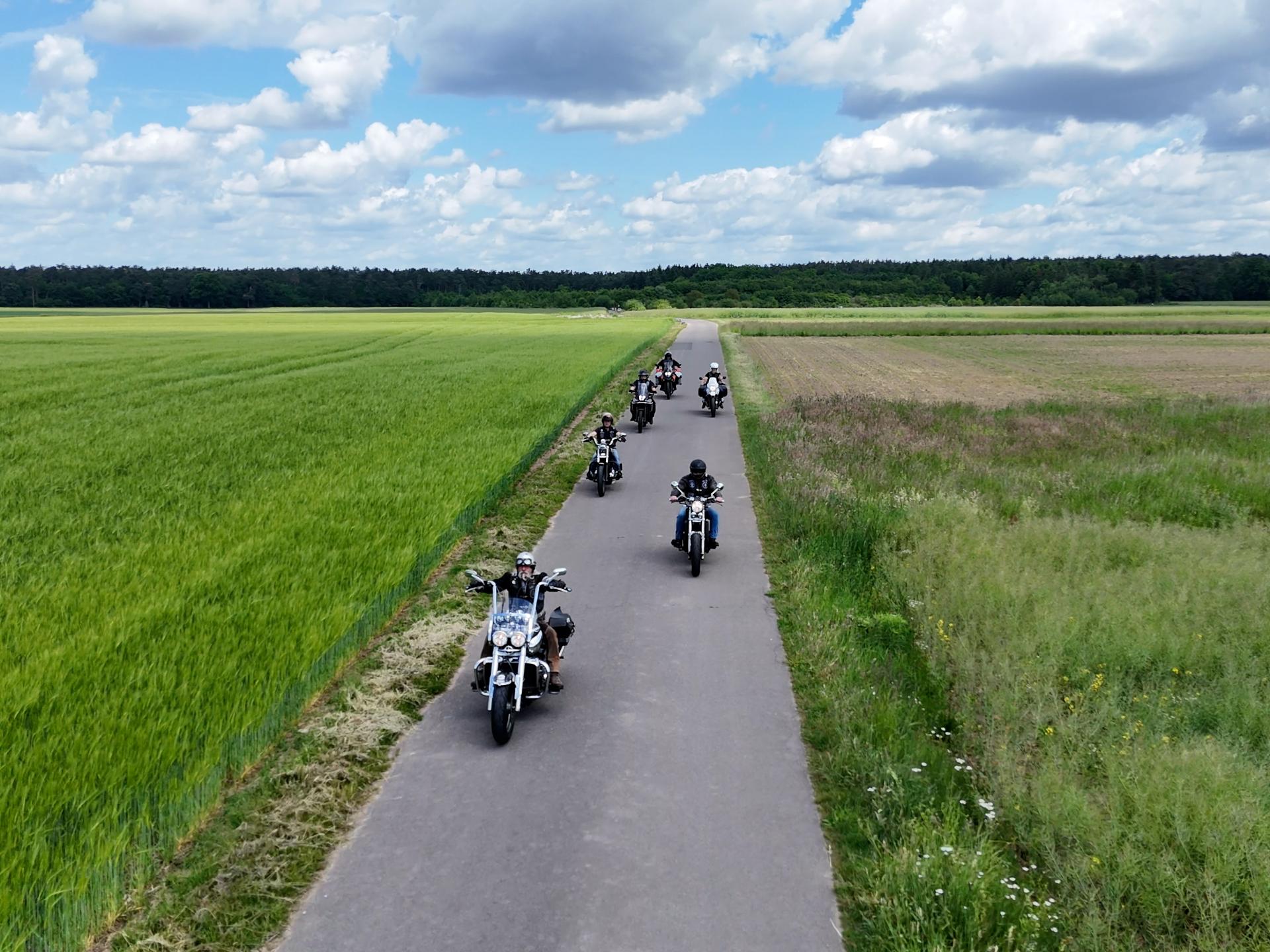 Jesus Biker auf dem Weg zur Klimakonferenz nach Wien
