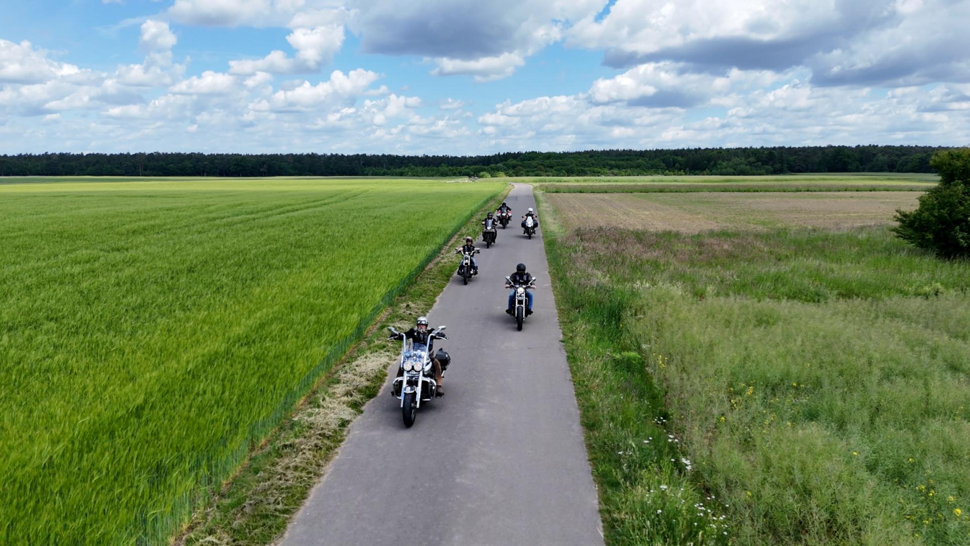 Jesus Biker auf dem Weg zur Klimakonferenz nach Wien