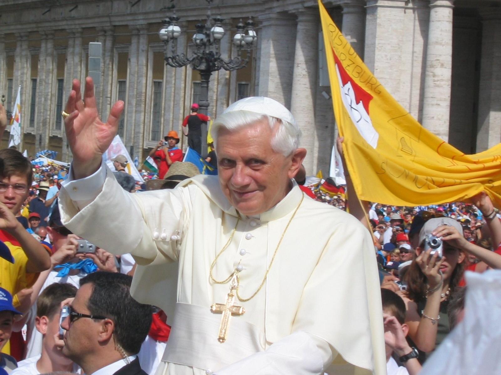 Papst Benedikt bei der Ministrantenwallfahrten 2006