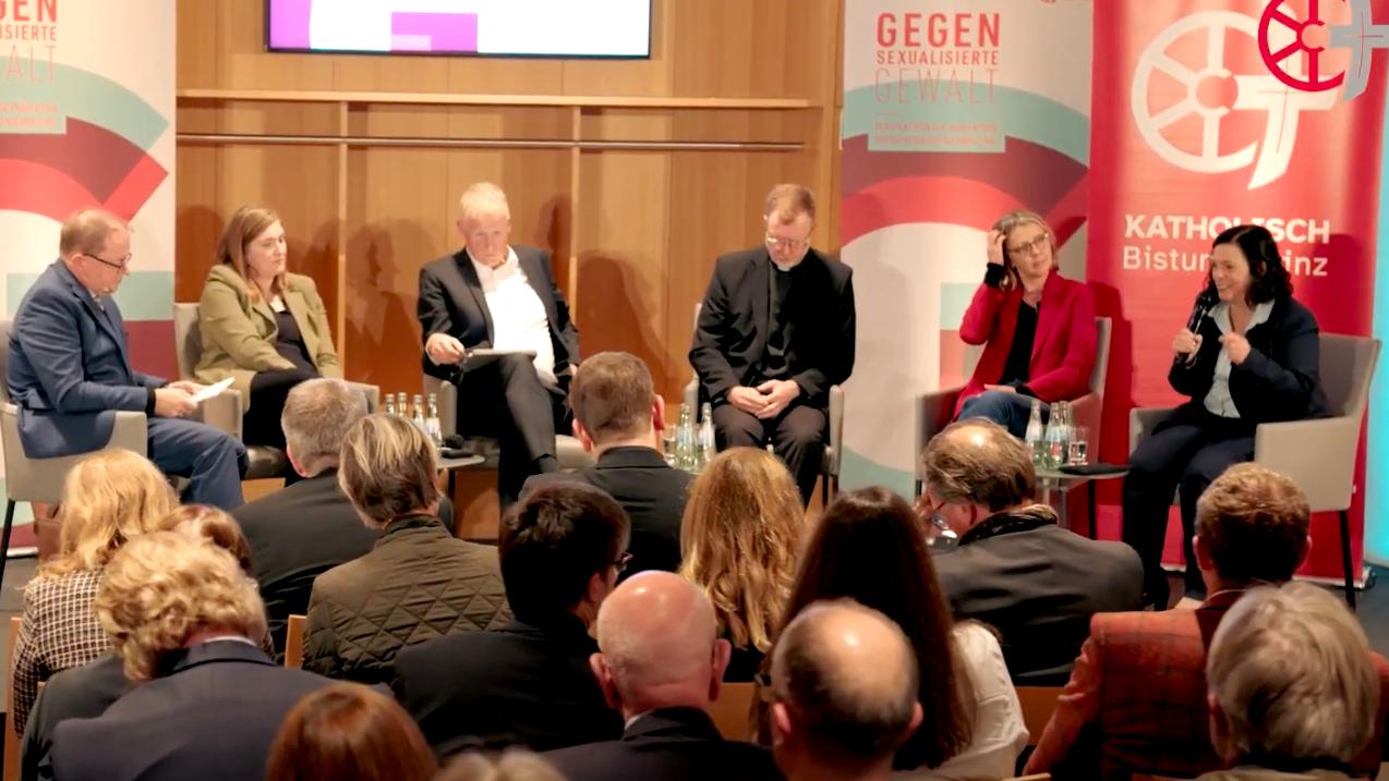 Podiumsdiskussion-Gegen-sexualisierte-Gewalt