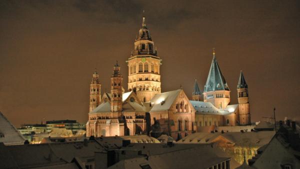 Mainzer Dom bei Nacht