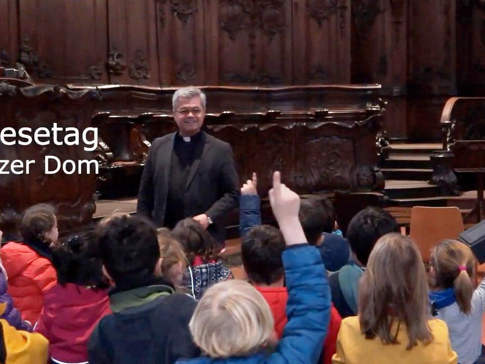 Vorlesetag im Mainzer Dom mit Weihbischof Bentz