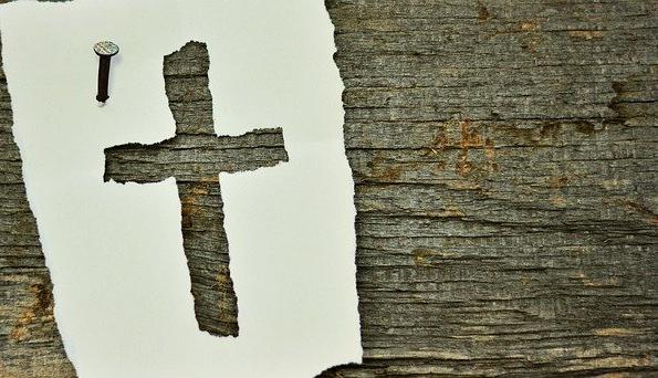 Krippe und Kreuz gehören zusammen | Antenne Mainz 26.12. (c) pixabay.com