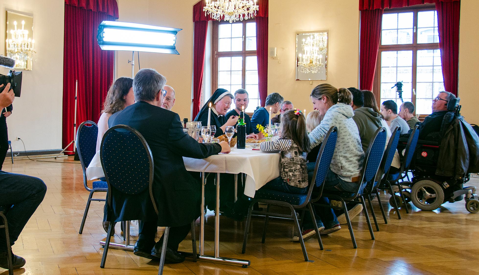 Wie geht Teilen? bistummainz.de/so-geht-teilen-gewinnspiel (c) Bistum Mainz