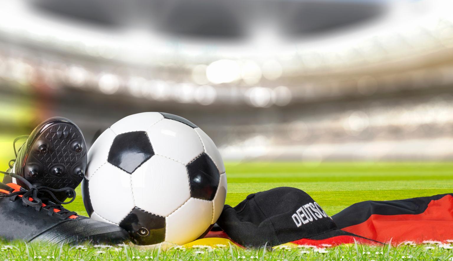 Fußballspiel (c) jozsitoeroe | stock.adobe.com