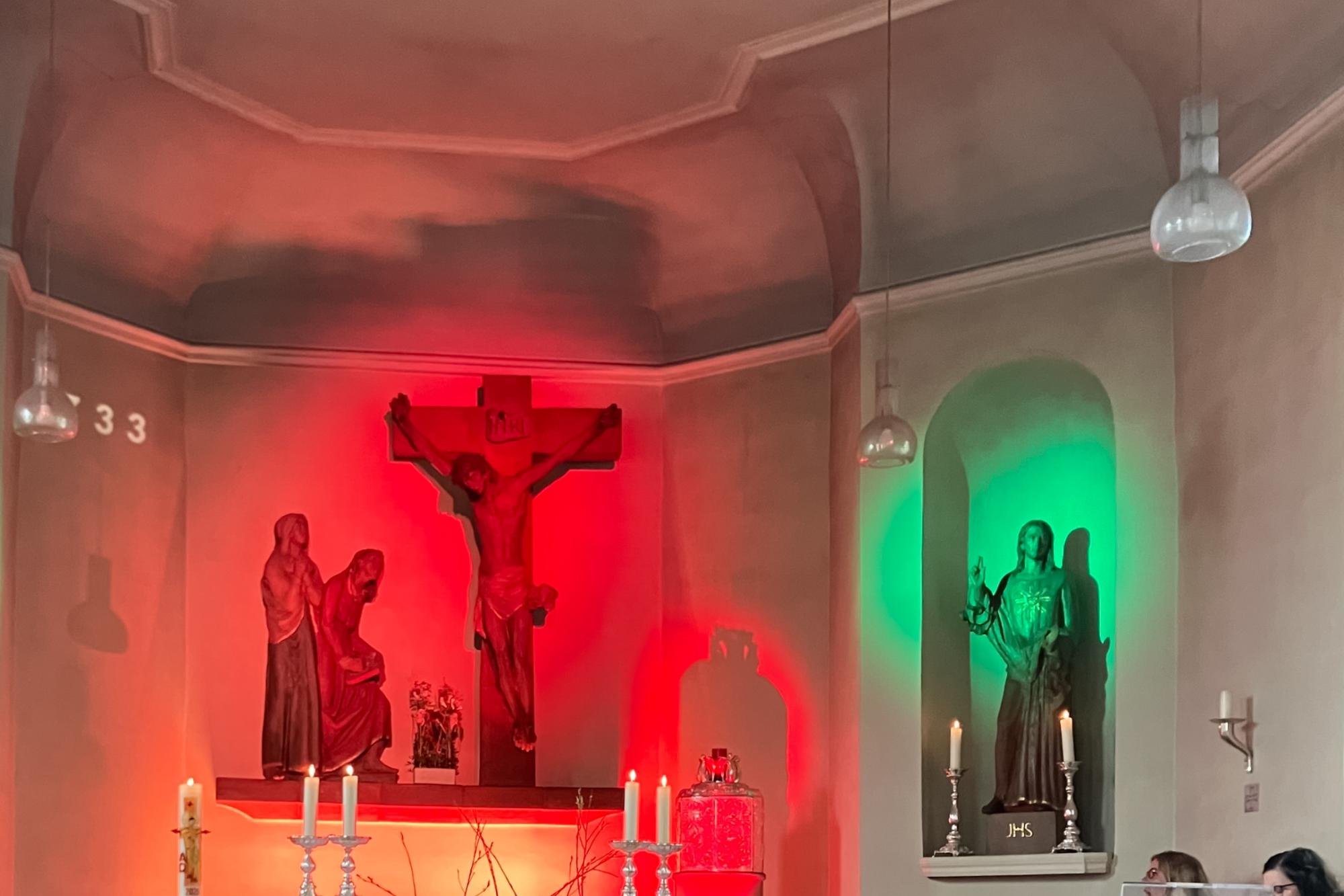 Medienkirche rot grün