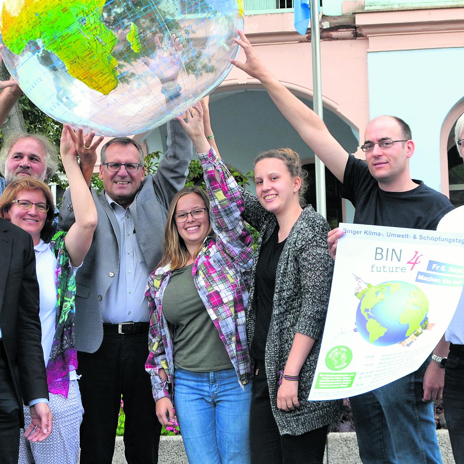 Die Organisatoren des ersten Binger Klima-, Umwelt- & Schöpfungstags, darunter Pfarrer Markus Lerchl