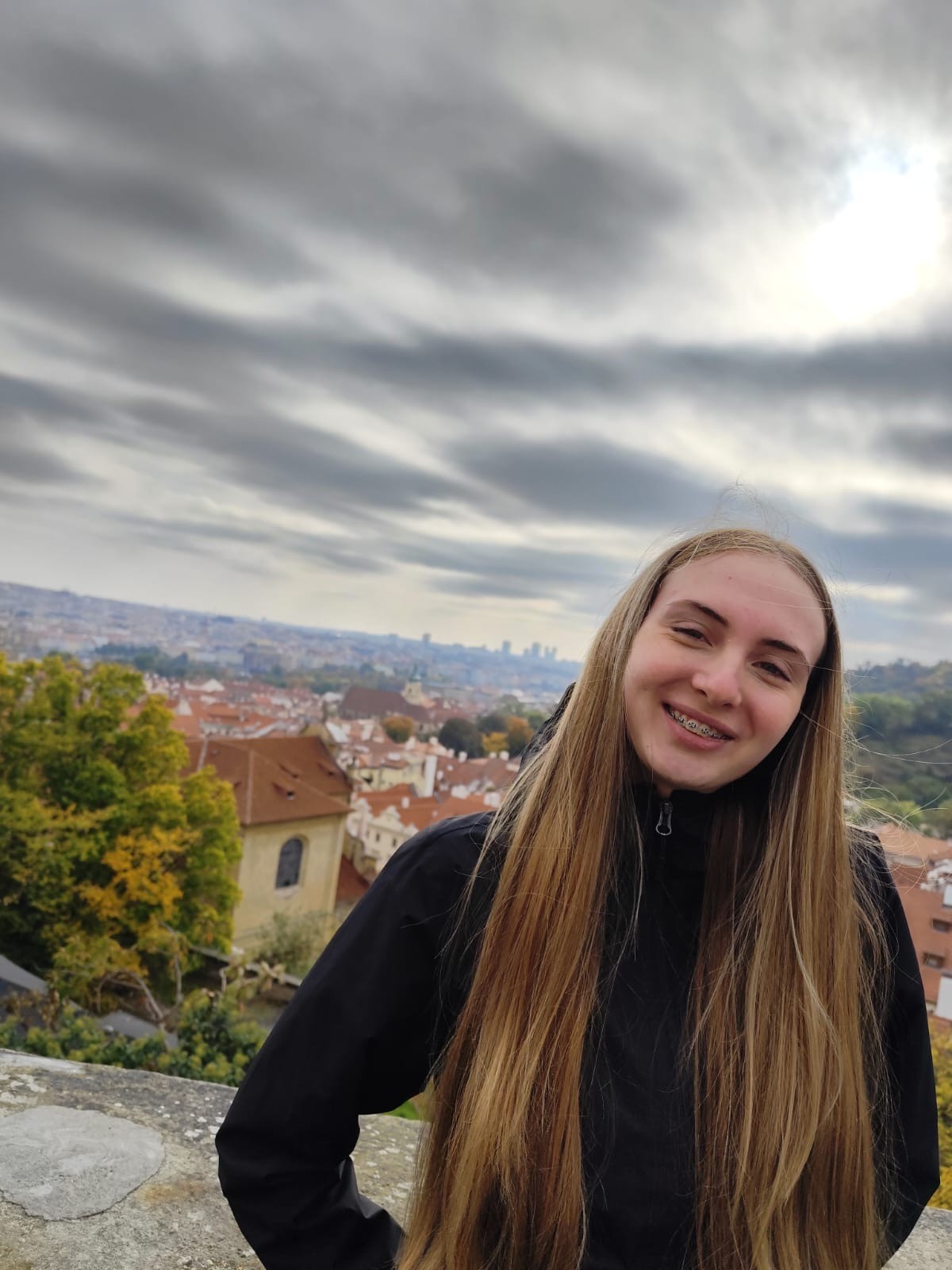 Anna-Sophia Hänsch (18), COJ-Teilnehmerin ab September 2026 (c) Privat/ Anja Weiffen/ Glaube und Leben