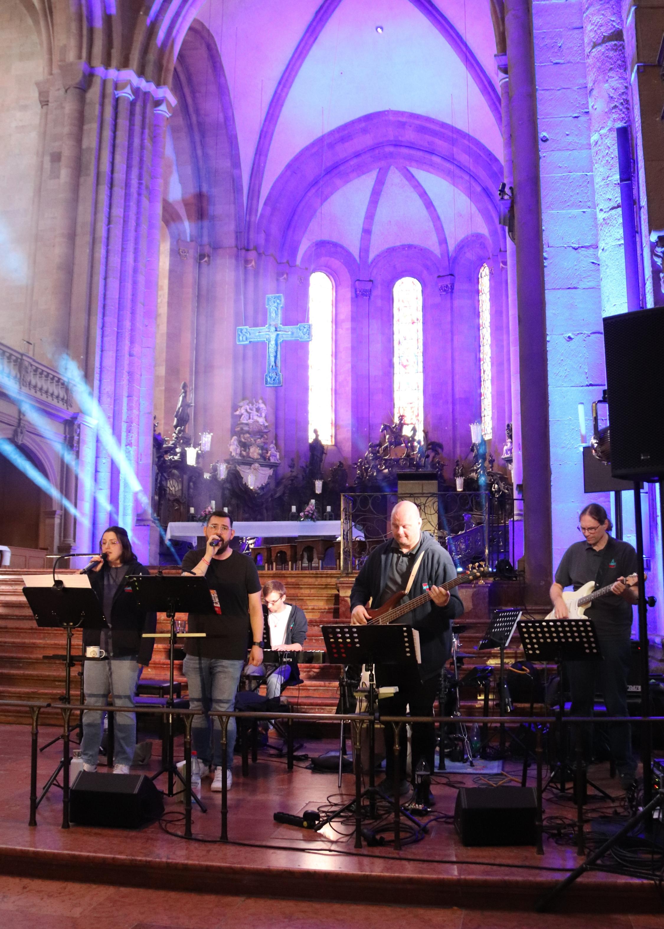 Die Band „Um Himmels Willen“ aus dem hessischen Münster begleitete den Tag musikalisch