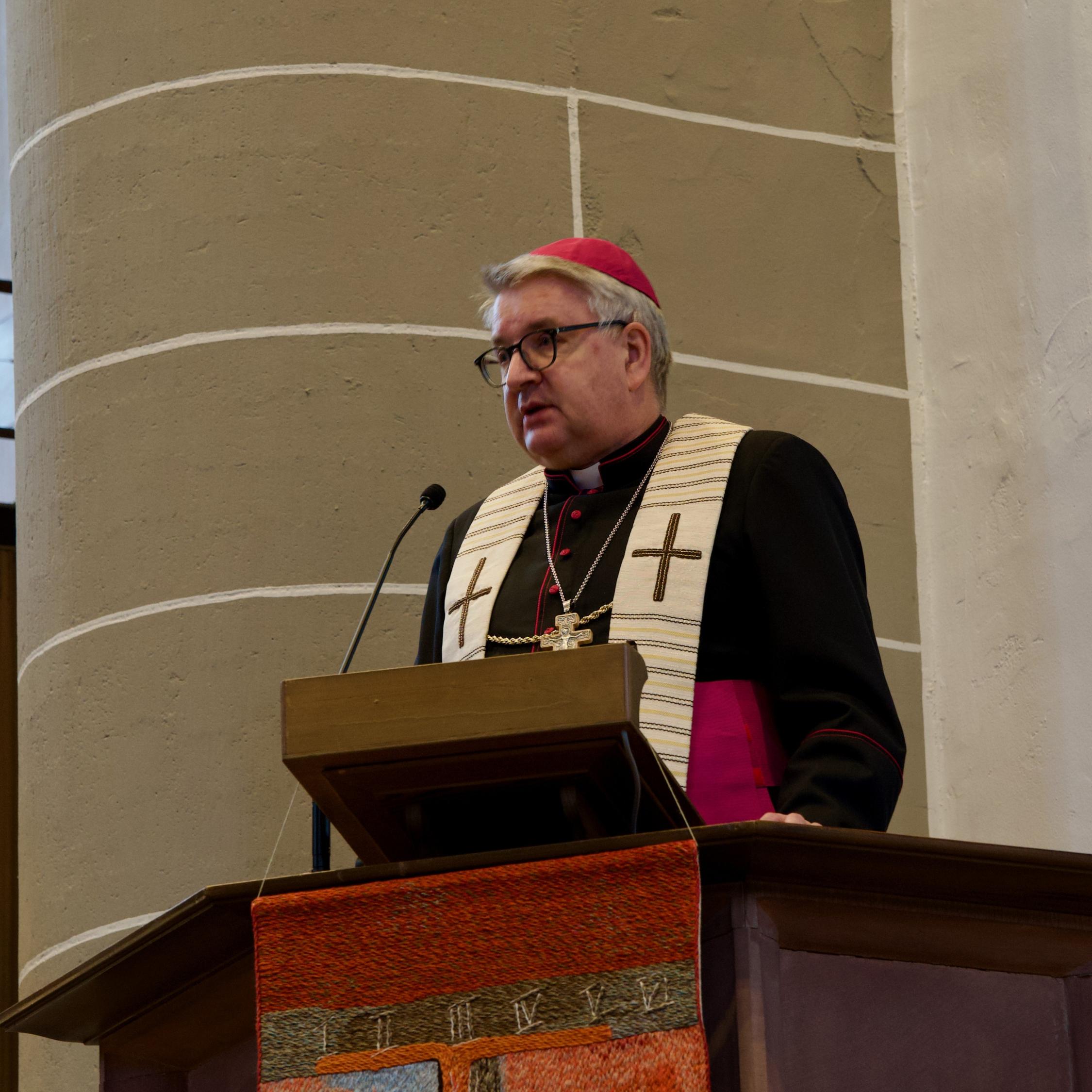 Bischof Kohlgraf bei seiner Predigt anlässlich dem Jubiläum 500 Jahre Reformation in Darmstadt