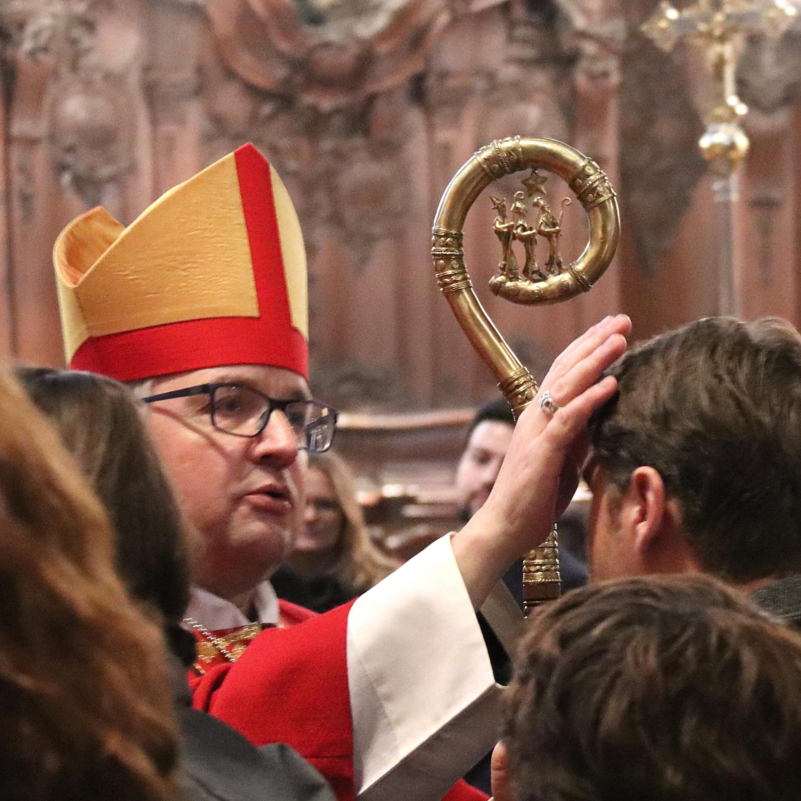 Mainz, 26.1.2019: Bischof Peter Kohlgraf spendete im Mainzer Dom 30 Erwachsenen das Sakrament der Firmung (c) Bistum Mainz / Matschak