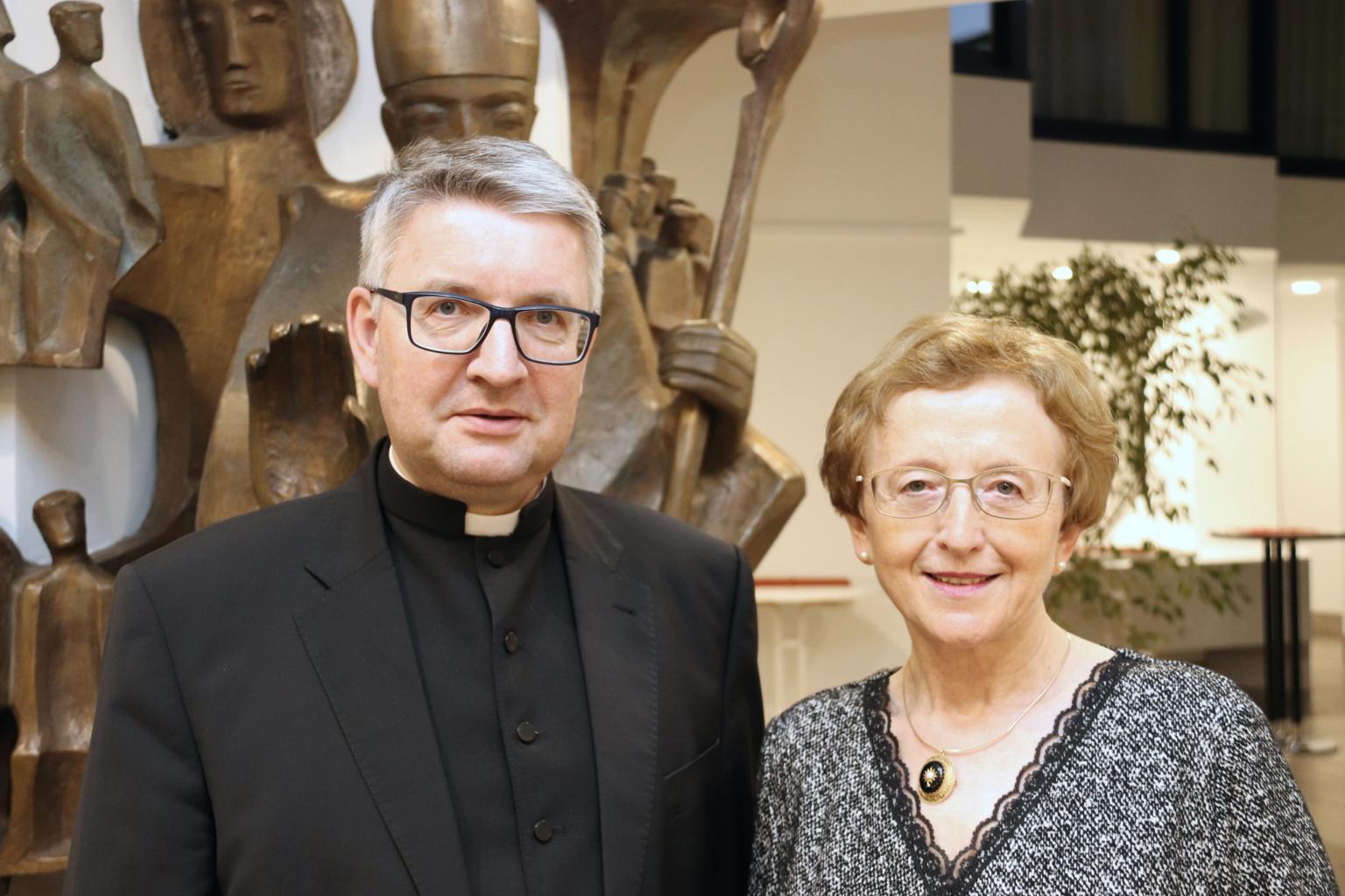 Mainz, 22.2.2019: Die langjährige Dezernentin für Schulen und Hochschulen, Dr. Gertrud Pollak, ist von Bischof Peter Kohlgraf in den Ruhestand verabschiedet worden. (c) Bistum Mainz / Matschak
