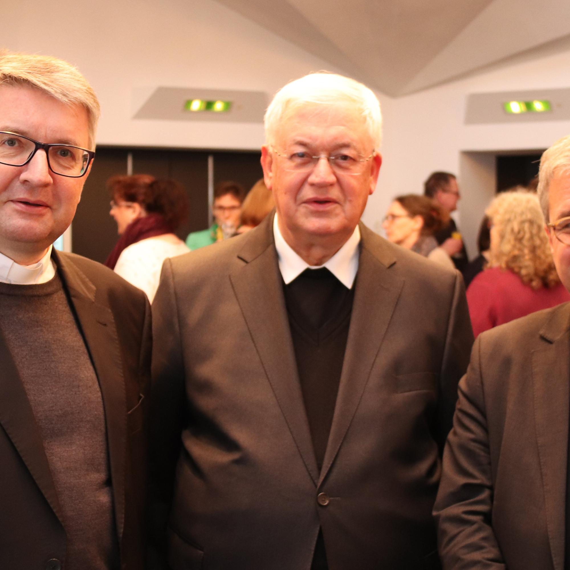 Mainz, 15.3.2019: Abschied von einem langjährigen Dezernenten: (v.l.) Bischof Peter Kohlgraf, Domkapitular Jürgen Nabbefeld und Weihbischof Dr. Udo Markus Bentz.