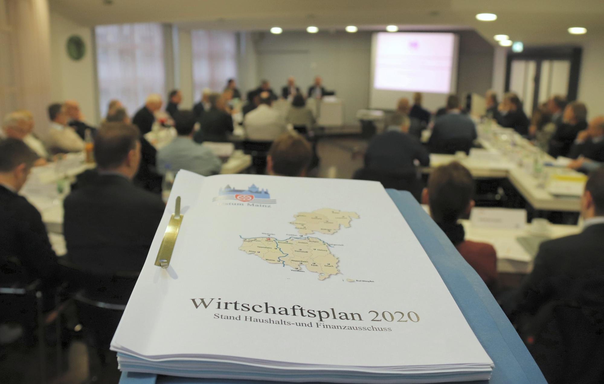 Mainz, 7.12.2019: Bei seiner Sitzung beriet der Diözesankirchensteuerrat des Bistums Mainz über den Wirtschaftsplan 2020.