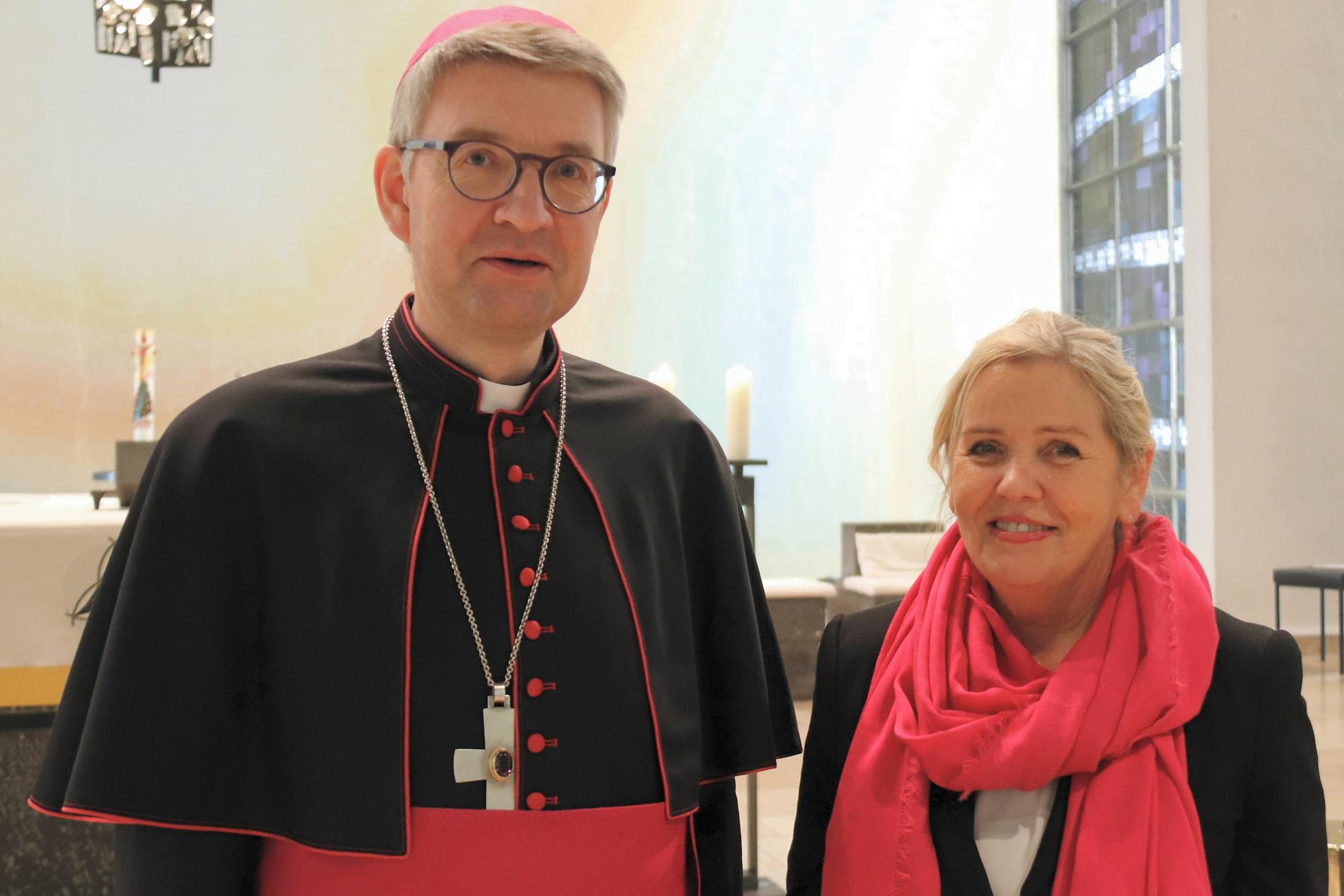 Offenbach, 29.1.2020: Bischof Peter Kohlgraf und Marie-Luise Trocholepczy, die scheidende Leiterin der Marienschule in Offenbach