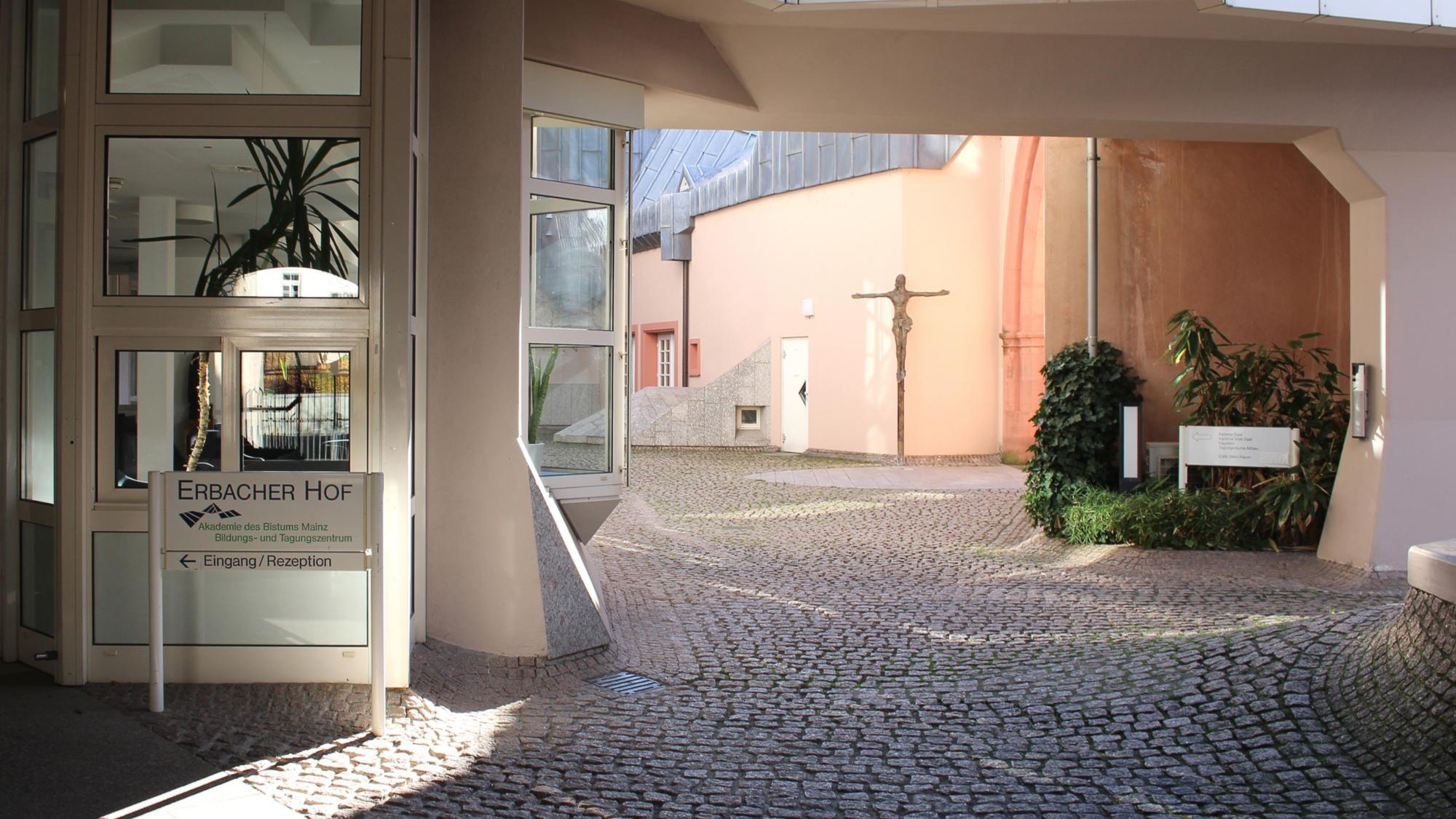Der Erbacher Hof ist das Bildungs- und Tagungszentrum des Bistums in Mainz.