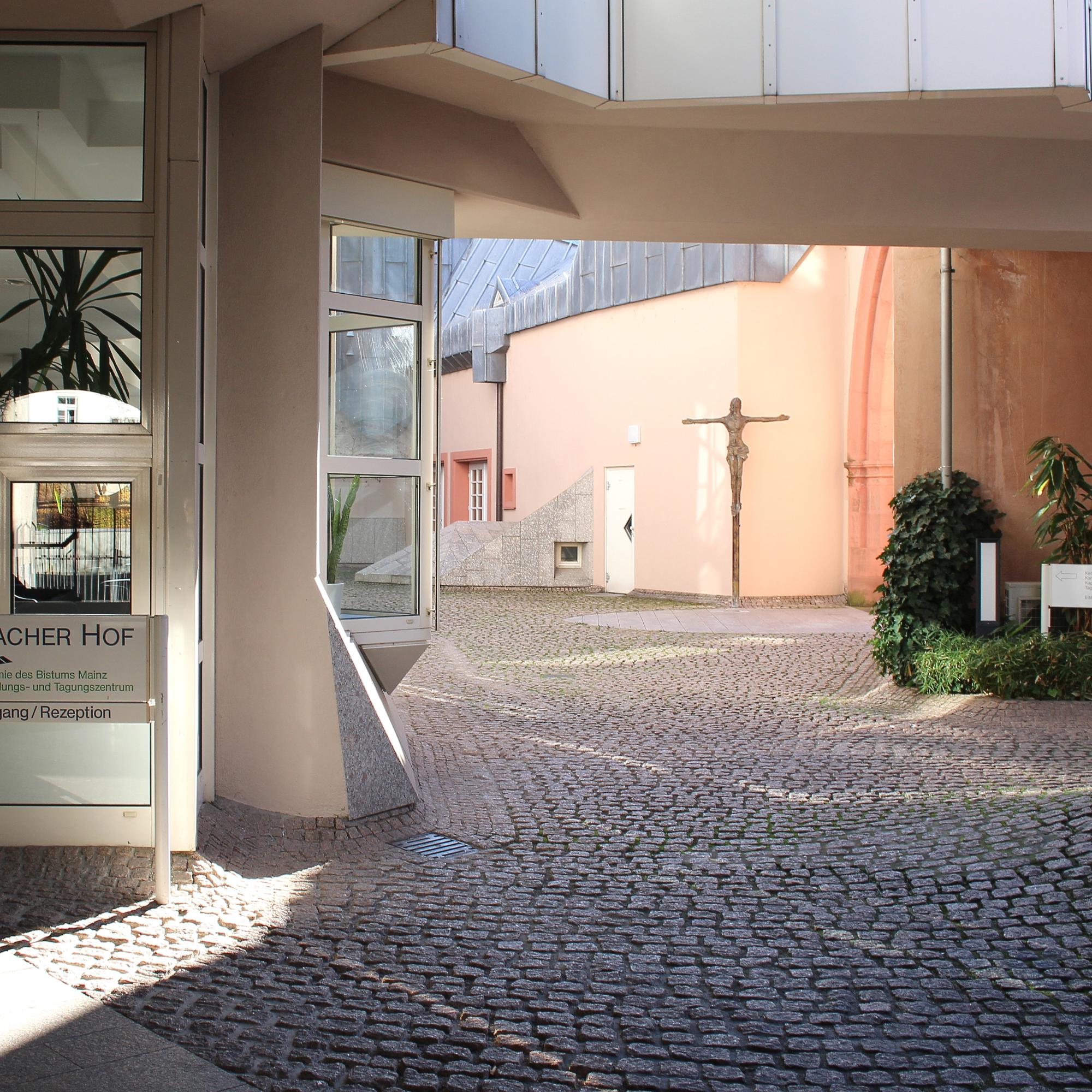 Der Erbacher Hof ist das Bildungs- und Tagungszentrum des Bistums in Mainz.