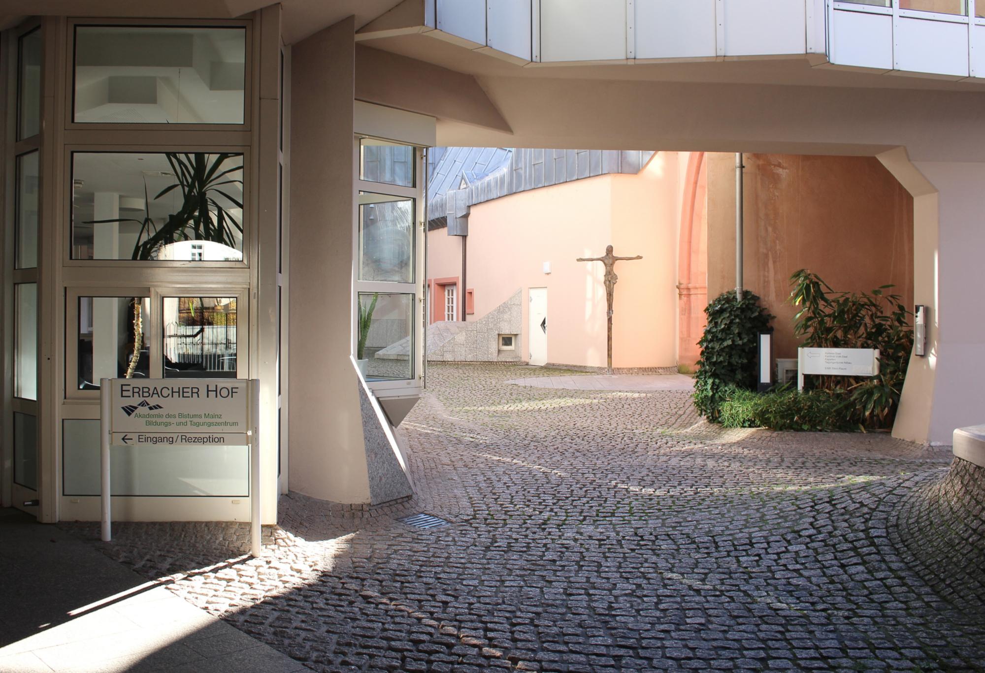 Der Erbacher Hof ist das Bildungs- und Tagungszentrum des Bistums in Mainz. (c) Bistum Mainz / Blum