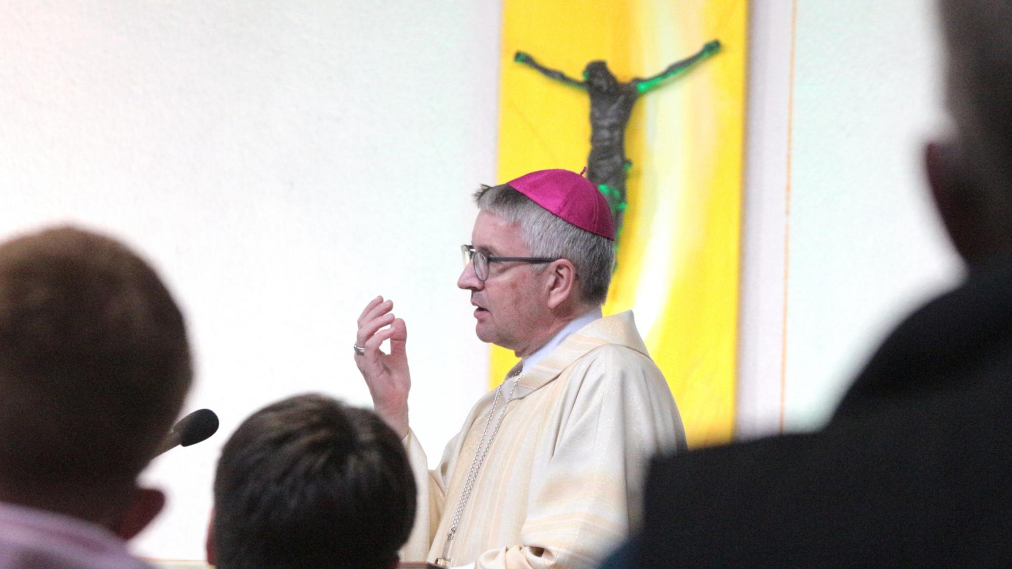 Mainz, 5. November 2022: Bischof Peter Kohlgraf bei seiner Predigt zum Jubiläum 