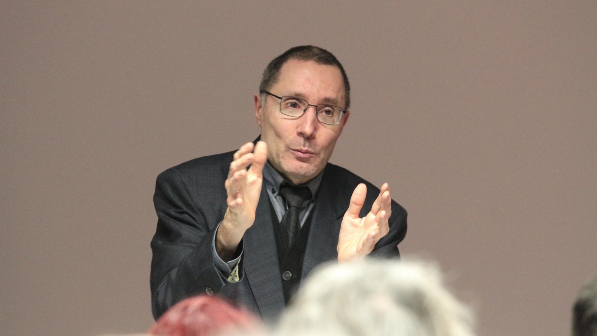 Mainz, 21. Februar 2024: Dr. Winfried Wilhelmy bei seinem Vortrag zur Mainzer Schweißtuch-Reliquie im Erbacher Hof.